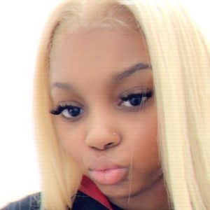 Meet your Posher, Niya